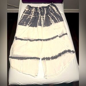 Pineapples Boutique Hawaii split leg pants